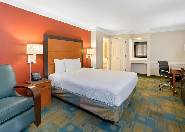 La Quinta Inn By Wyndham Phoenix Sky Harbor Airport
